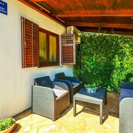 The Big Smile Apartments Pula Exterior photo
